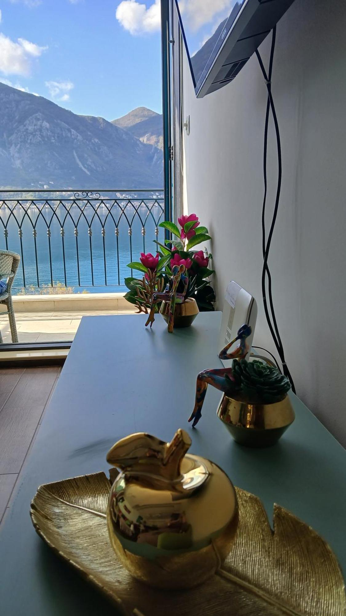 Apartment Funny Kotor Exterior photo